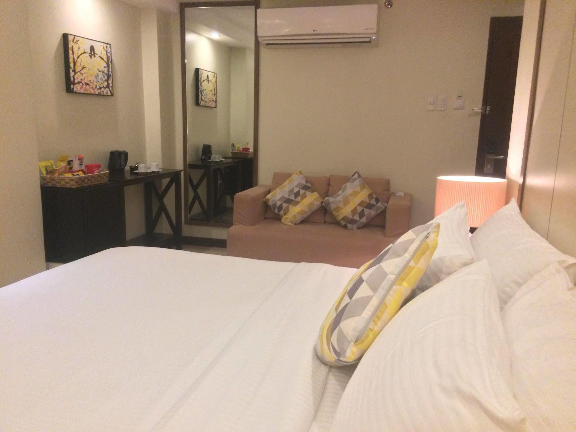 Belian Hotel Tagbilaran City Exteriör bild