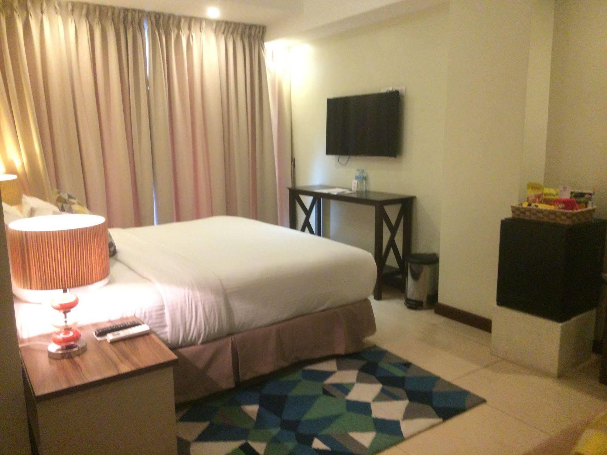 Belian Hotel Tagbilaran City Exteriör bild