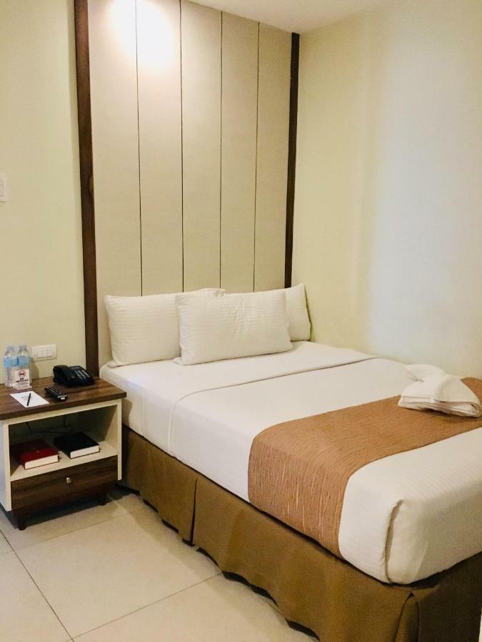 Belian Hotel Tagbilaran City Exteriör bild